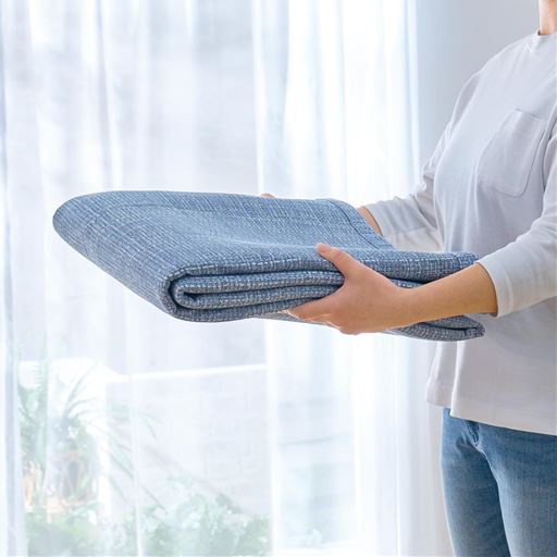 コンパクトに折りたためます。