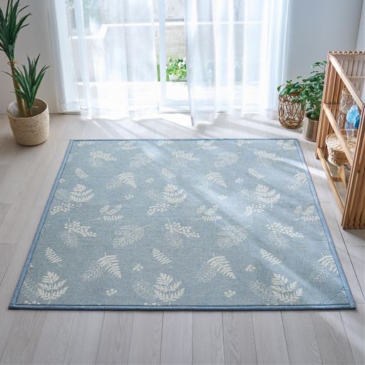 ブルー(横180×縦180cm)<br>涼やかな夏気分のリーフ柄。