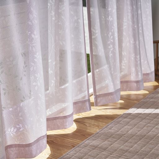 ピンク<br>高層マンションでは必須の防炎機能もプラスしました。