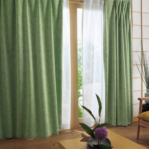 グリーン ※商品はレースカーテンです。カーテンはVP-501を使用しています。<br>和室にも合わせやすい。