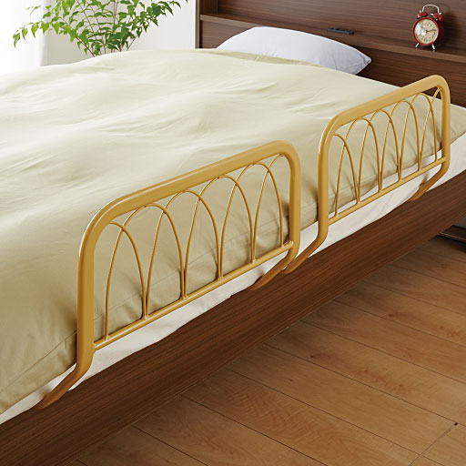 ナチュラル B 片側2箇所に設置すれば広範囲に布団をガード<br>※厚さ10cm以上のマットレスにご使用ください。