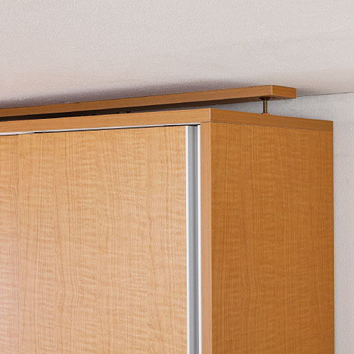 ライトブラウン ※上置きのみつっぱり棒が付属します。<br>上置きは天井つっぱり式。しっかり固定して設置できるので安心です。