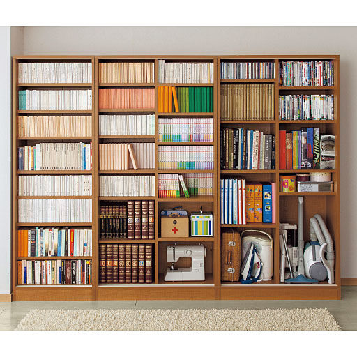 ライトブラウン  (左から) O・P・P<br>書籍はもちろん掃除機やミシンなどの家電も収納OK。