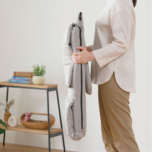 薄型軽量で持ち運びラクラク