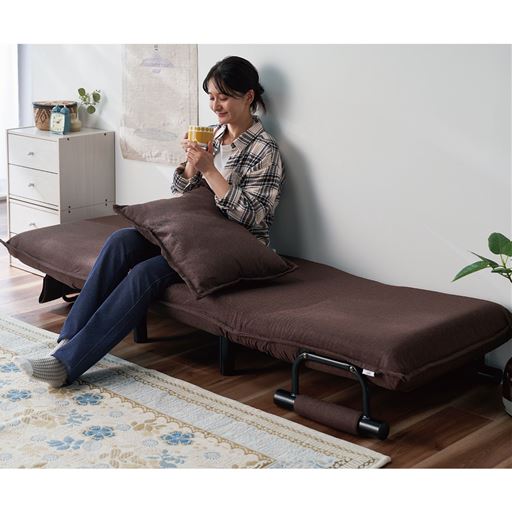 ブラウン A (幅63cm)<br>壁付けすればゆったりソファとしても。