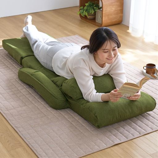 グリーン ごろ寝ソファ<br>フルフラットにすれば、ごろ寝や昼寝にぴったり。