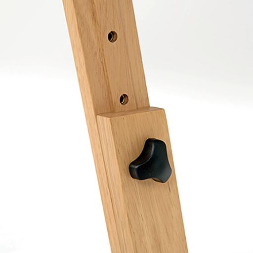 ネジをゆるめ、お好みの高さで固定するだけ。