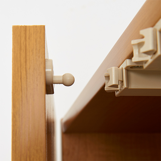 ライトブラウン<br>扉は振動で開きにくい部品を使用しています。