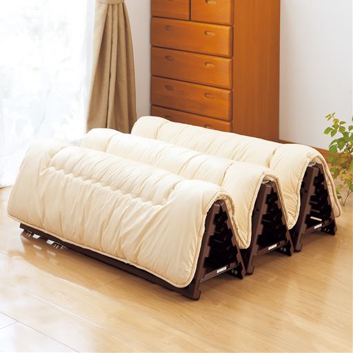 ダークブラウン ※敷き布団は商品に含まれません。<br>山型に組めばそのまま室内干しOK。