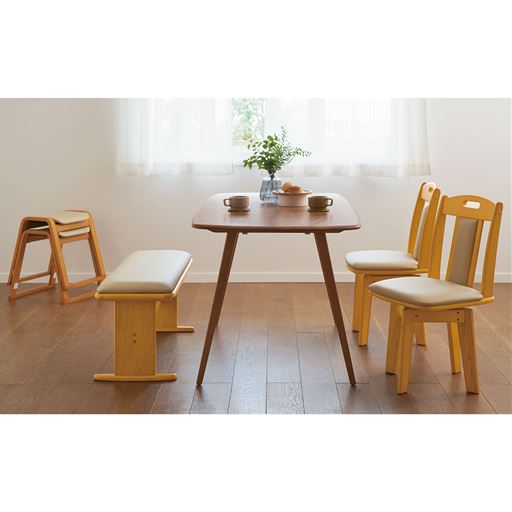 ナチュラル ※テーブルは商品に含まれません。<br>(左から) A (スツール2脚)・G (ベンチ1脚)・C(回転チェア2脚)