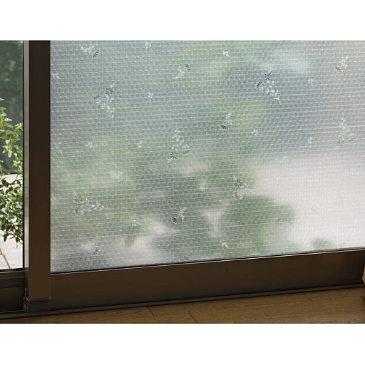 B(レース)<br>可愛らしい小花がポイントの、白いレース柄