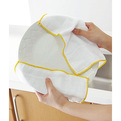 A(レギュラー10枚+大判4枚)<br>ひとまわり大きな大判サイズを4枚セット。大きなお皿も包み込むようにして拭くことができます。