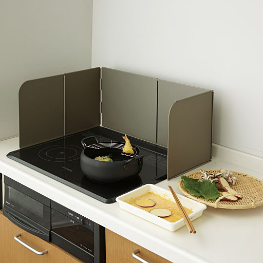 作業台側を短くすれば調理の邪魔になりません。(システムキッチン用のみ)