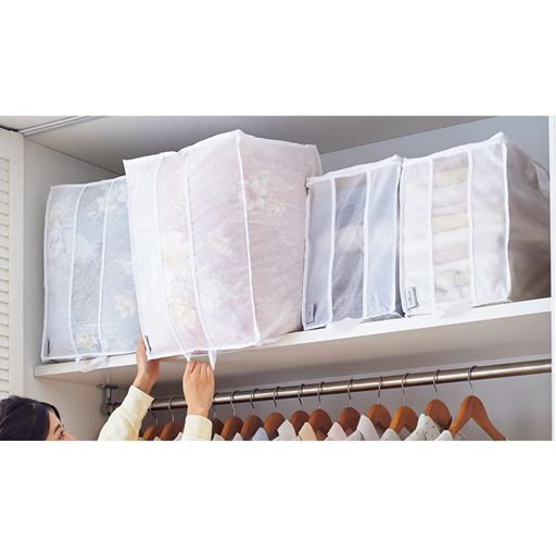 上棚からも取り出しやすい引き手付き。