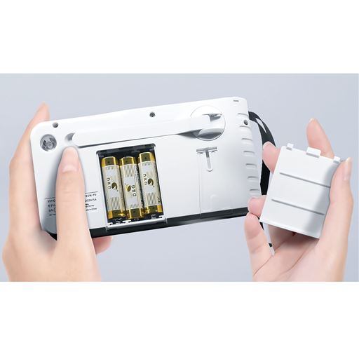 乾電池<br>別売の単3アルカリ乾電池3本で動作します。