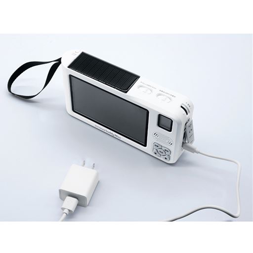 充電池<br>付属のUSBケーブルとACアダプターを接続して電源を供給・充電できます。