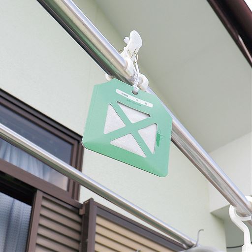 カメムシの出没ポイントに吊るすだけ!植物由来成分でしっかりガード。