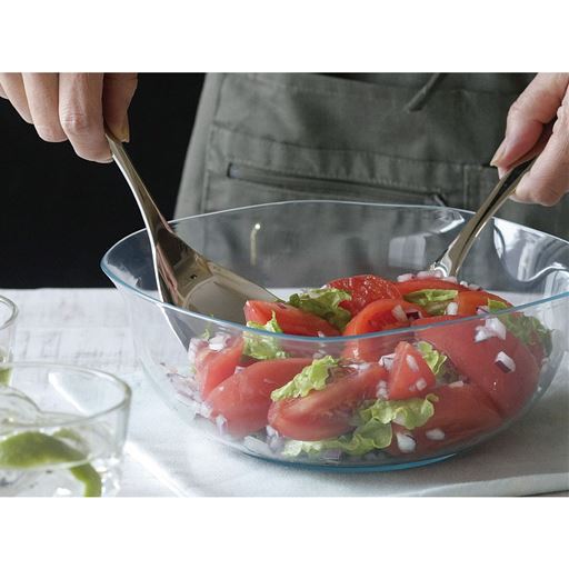 深めのボウルで混ぜやすい 和えたり混ぜたりしやすい深めのボウル。たっぷりの食材もこぼれにくい。混ぜたらそのまま食卓へだせる、器のような調理ボウルです。