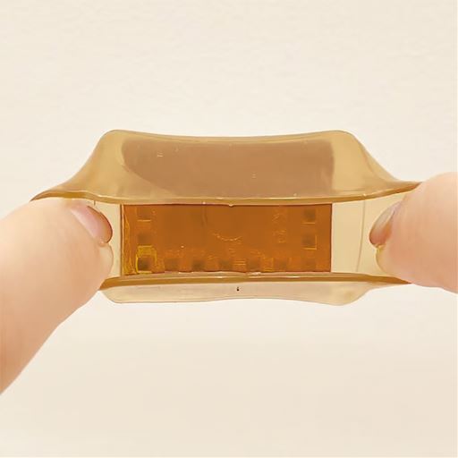 柔らかい素材で伸び～るから装着がラク!