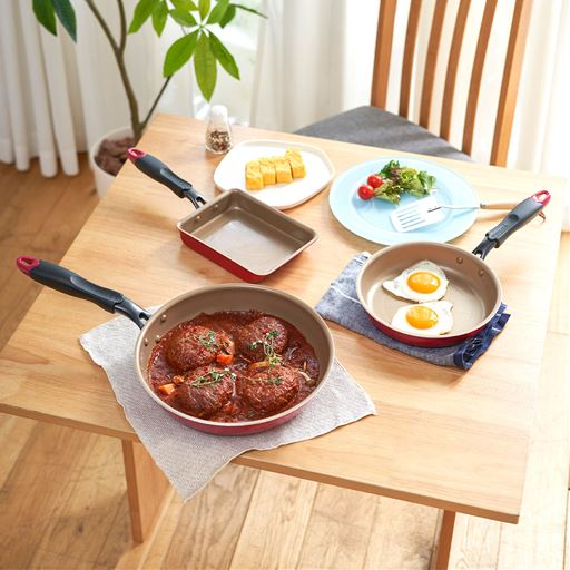 こびりつきにくいから色々なお料理に使える!<br>※写真はイメージです。