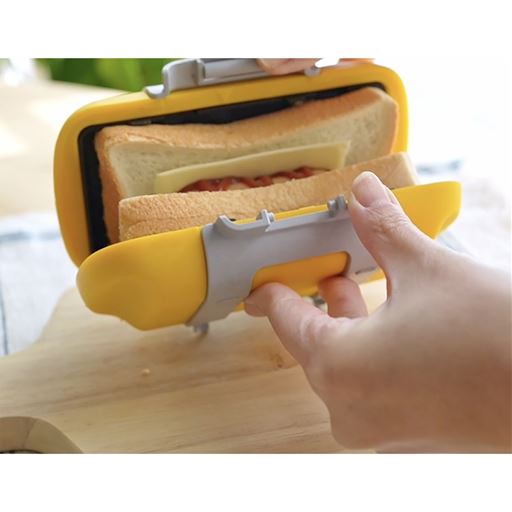 好きな具材を挟んで・・・