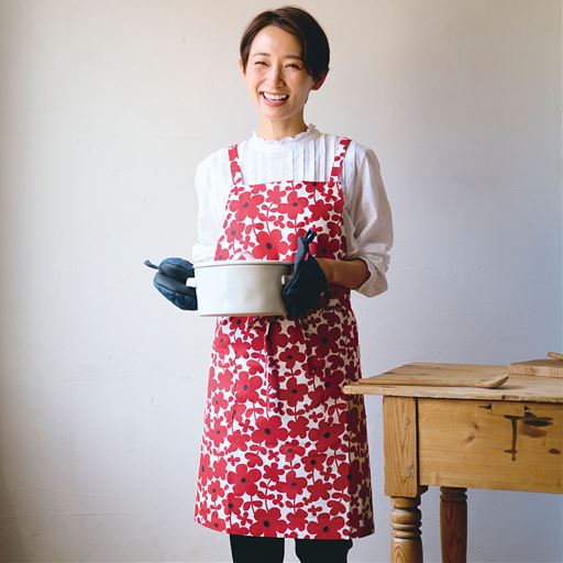 A(レッド/花柄) <br>洗い替えに何枚あっても便利! 肌ざわりのいい綿100%エプロンです。