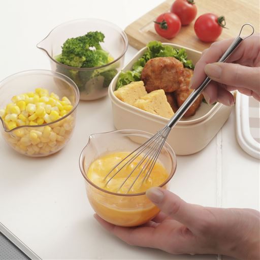 少量の野菜の温めや玉子1個分を溶かしたり、お弁当のおかずの下ごしらえにも最適なサイズ感です。