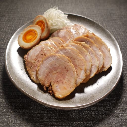(味染みチャーシュー)