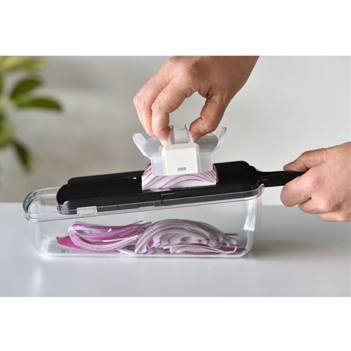 包丁やまな板を使わずに、あっという間に下ごしらえができます。