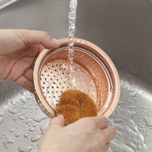 継ぎ目のない絞り加工でゴミが引っ掛かりにくくお手入れも簡単です。