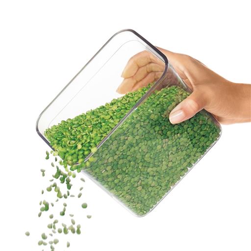 片手で持ってスパイスや粉類を投入