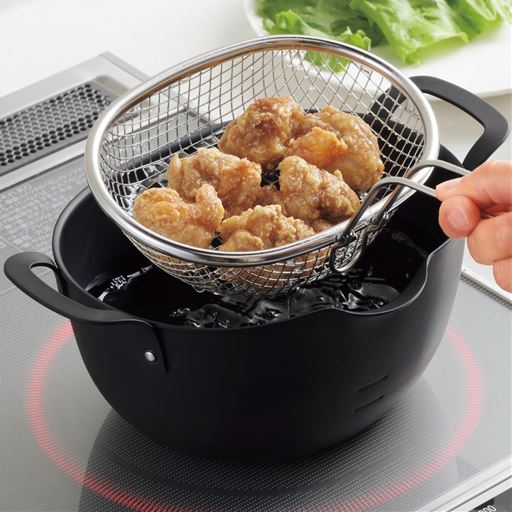 一気に取り出せるから美味しさのタイミングを逃さない!※揚げ鍋は別売りです(品番:WF-7381)