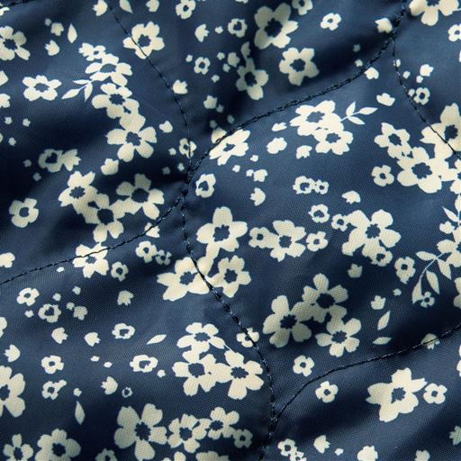 D(ネイビー/花柄) 生地拡大