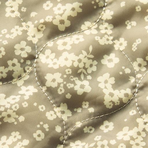 C(ベージュ/花柄) 生地拡大