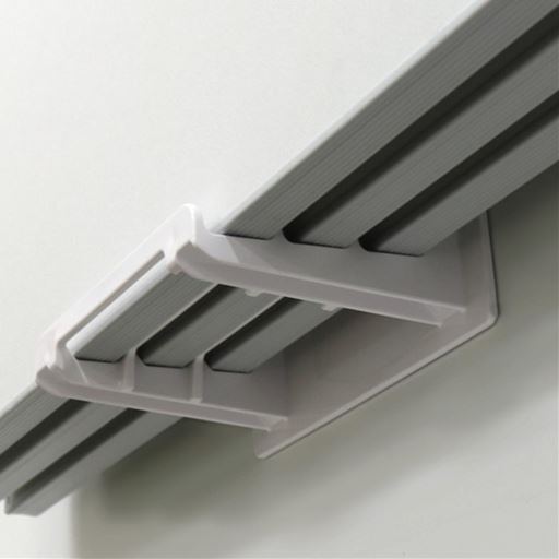 ［下フック］ 上下スライドで簡単ロック&解除