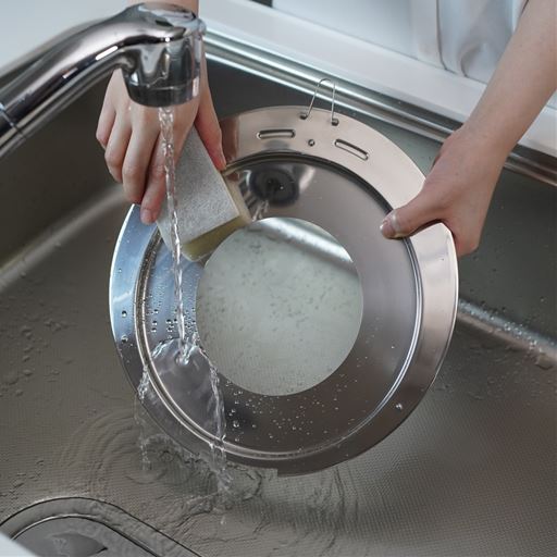 収納にも場所を取らず、ステンレス製だからお手入れも簡単です。