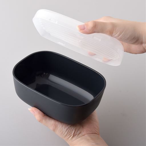 ダークグレー<br>シンプルなデザインで食卓にもなじみます。