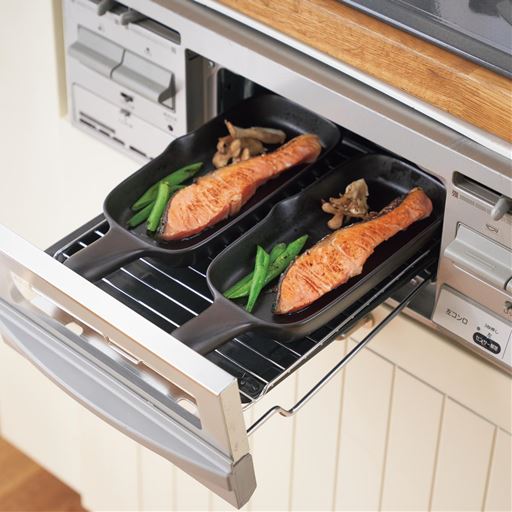 焼きたてをそのまま食卓へ! グリル汚れ知らずの萬古焼ハーフプレートです。