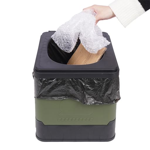 袋をセットすればゴミ箱としても。