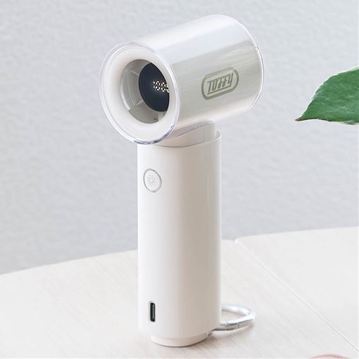 ホワイト<br>スタンドにもなるカラビナ付きで卓上ファンとしても使えます。