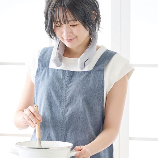 グレー<br>お料理中もひんやり快適。