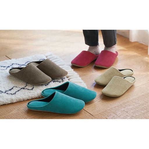 (上から時計回りに) レッドM・ベージュM・ターコイズブルーL・ブラウンL<br>もっちりふかふかの踏み心地が気持ちいい♪