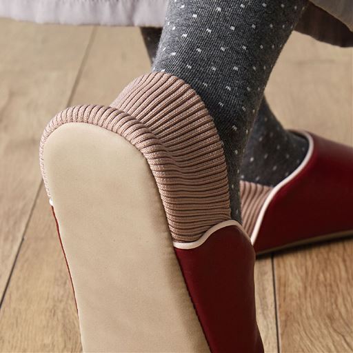 底面は滑りにくい仕様