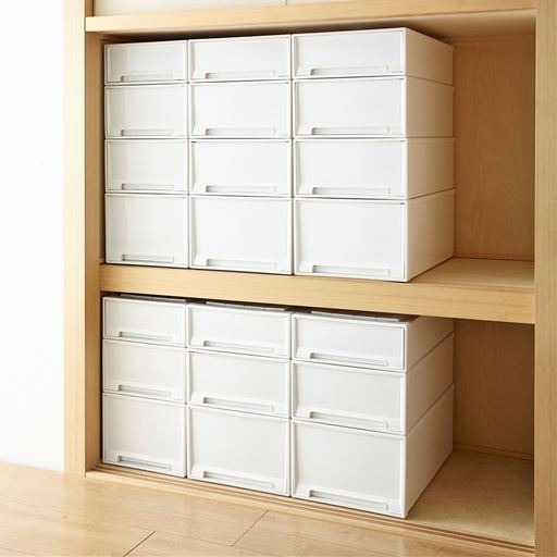 全てホワイト色でまとめれば、収納物を隠してスッキリ。<br>ホワイトのロゴはシールのため、お客様ではがすこともできます。※このカラーは販売しておりません。