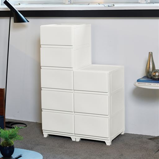 ホワイト<br>(左から)  B (5段)・A (3段)