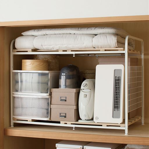 暖房器具や毛布、厚手の衣類などの冬物をたっぷり収納。