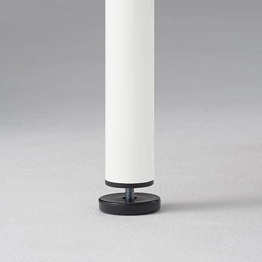 全サイズ脚部に4ケ所ともアジャスター機能がついています。設置時のガタツキを解消します。