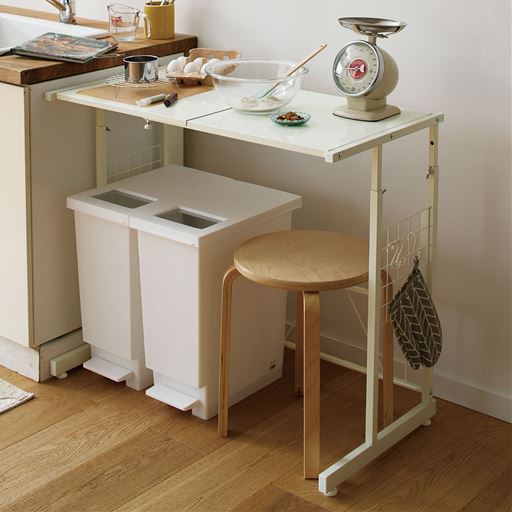 ホワイト B (ワイド)<br>ちょっとした作業台としてもおすすめ。