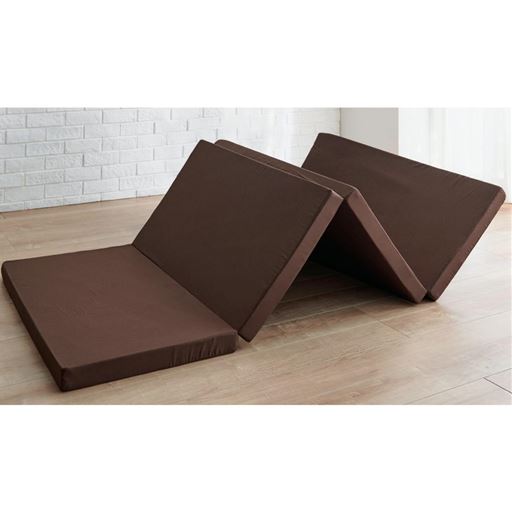 4つ折れ軽量設計