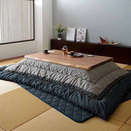 ネイビー系 長方形LL(260×190cm)<br>和のぬくもりを感じさせる、綿しじらの大判こたつ敷き布団です。※商品はこたつ敷き布団です。こたつ掛け布団はXI-1621を使用しています。